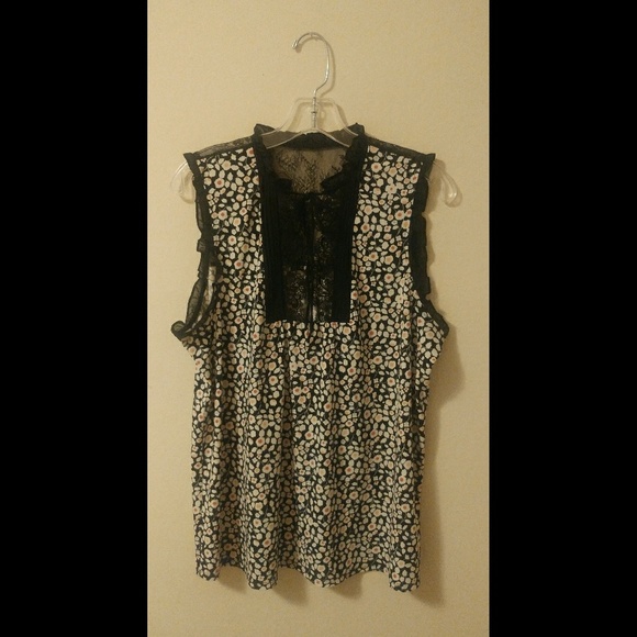 DONATED!   🌼EXPRESS TANK! TIE FRONT! - Picture 7 of 7